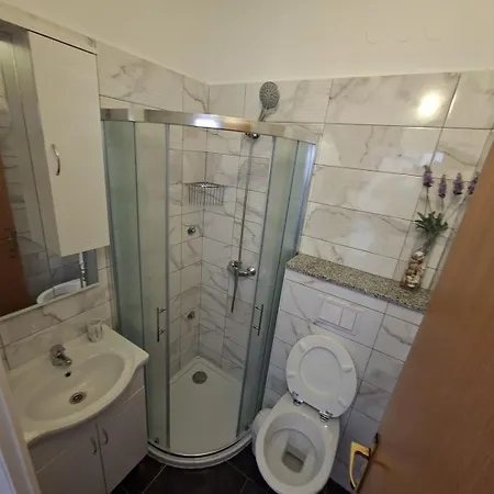 Romano Apartments Guest house *