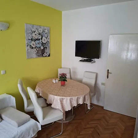 Romano Apartments Guest house Palit