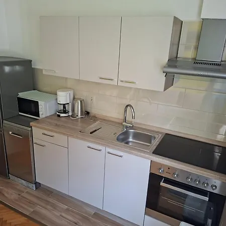 Romano Apartments Pensión Palit