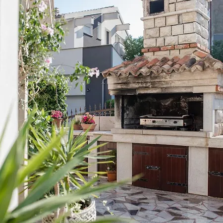 Pensión Romano Apartments Palit