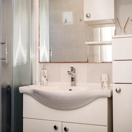 Romano Apartments *