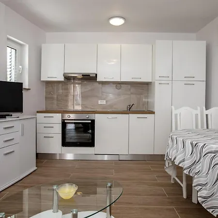Guest house Romano Apartments 3*