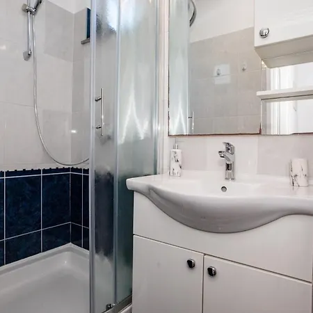 Romano Apartments Guest house